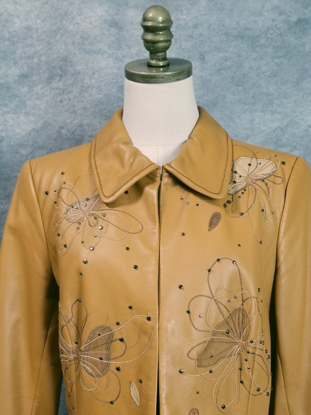 VTG Dana Buckman Mustard Leather Jacket Size 12 Butterfly Embroidered Studded - Picture 4 of 8
